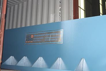 Mesin Geelong mengekspor tiga kontainer:  2 set mesin hot press kayu lapis dan suku cadang yang diperlukan untuk klien kami di Indonesia.