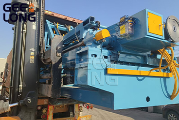  9ft face back spindleless veneer peeling machine exported to Indonesia 
