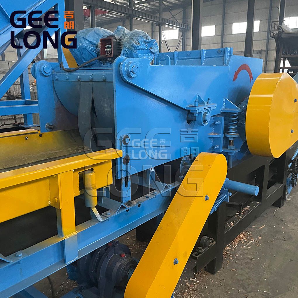 china geelong  1-2T per hour small capacity wood chips machine